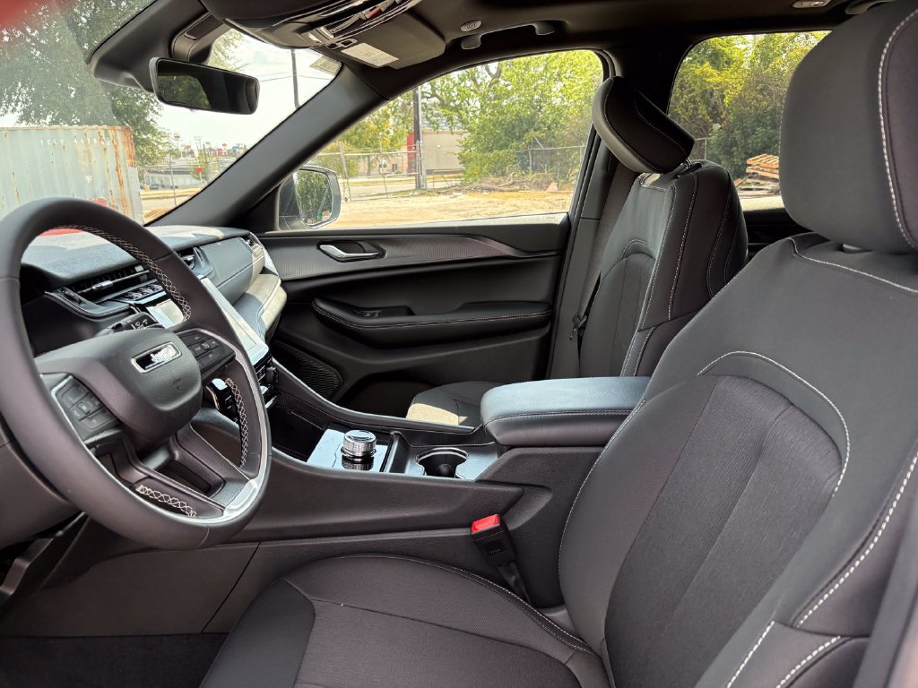 New 2026 Jeep Grand Cherokee Laredo X RWD image 13