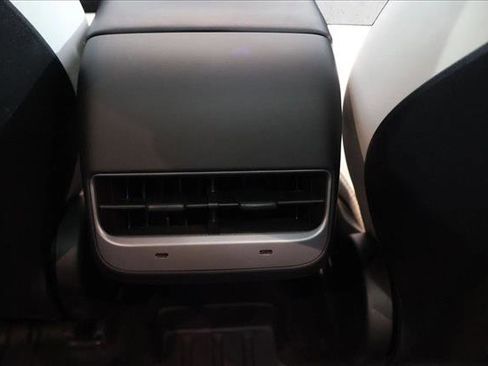 Used 2023 Tesla Model Y Long Range image 23