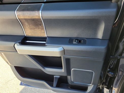 Used 2022 Ford F250 Lariat w/ Tremor Off-Road Package image 17