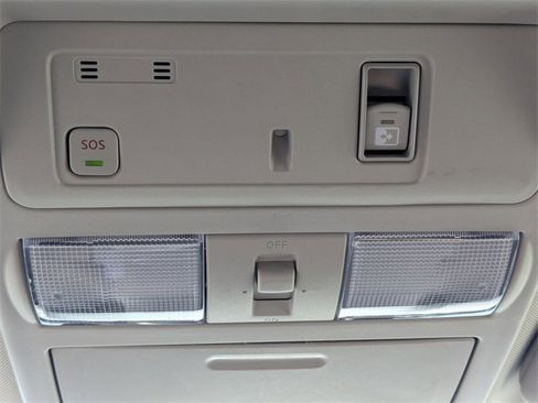 Used 2024 Nissan Titan SV w/ SV Convenience Package image 21