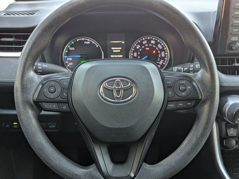 Used 2022 Toyota RAV4 XLE w/ Convenience Package image 20