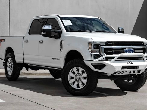 Used 2021 Ford F250 Platinum w/ FX4 Off-Road Package AWD/4WD image 7