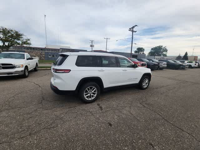 Used 2023 Jeep Grand Cherokee L Laredo AWD/4WD image 12