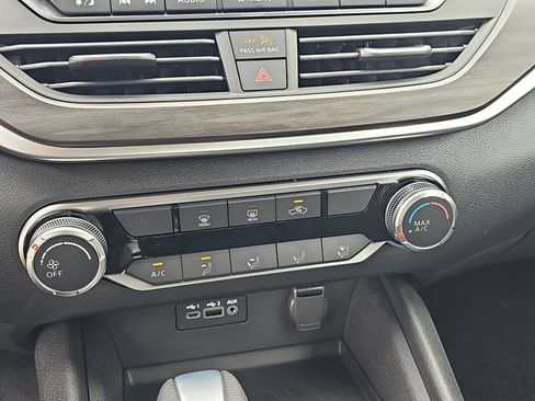 New 2026 Nissan Altima 2.5 SV FWD image 17