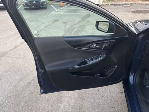 Used 2021 Chevrolet Malibu LT image 12