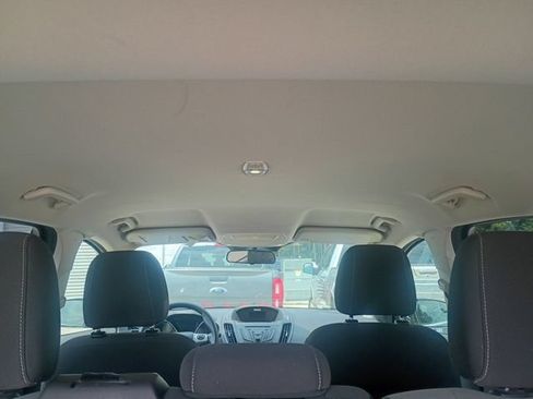 Used 2016 Ford Escape SE FWD image 25