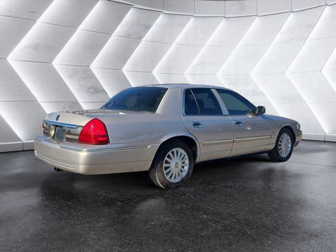 Used 2009 Mercury Grand Marquis LS image 5