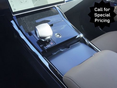 New 2025 Land Rover Range Rover Sport SE image 14