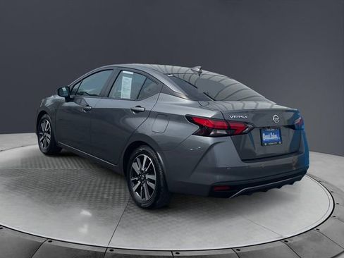 Used 2021 Nissan Versa SV FWD image 3