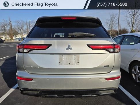 Used 2022 Mitsubishi Outlander SEL Black Edition image 5
