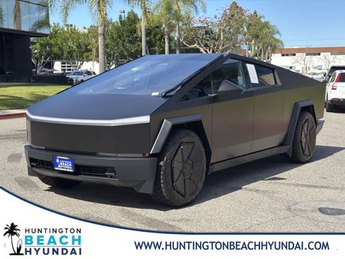 Used 2024 Tesla Cybertruck AWD Crew Cab image 1