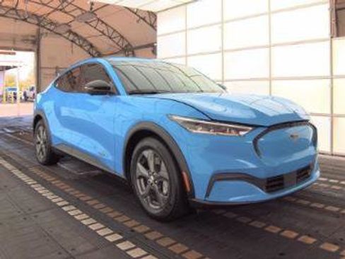 Used 2023 Ford Mustang Mach-E Select RWD image 3