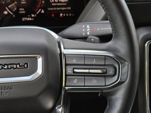 Used 2025 GMC Yukon Denali AWD/4WD image 23