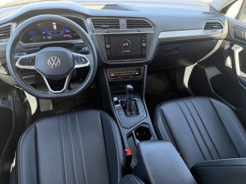 Used 2024 Volkswagen Tiguan SE image 13