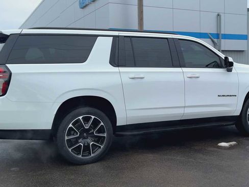 Used 2023 Chevrolet Suburban RST image 2