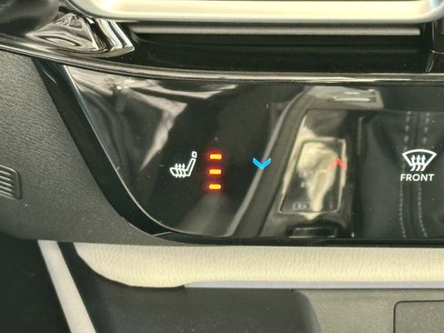 New 2026 Nissan Sentra SR w/ SR Premium Package FWD image 18