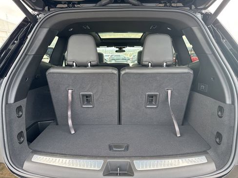 Used 2025 Cadillac XT6 Luxury image 39