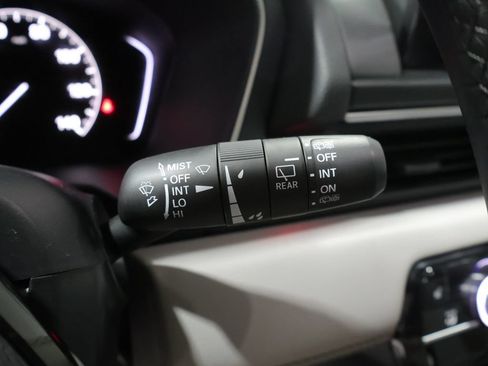 Used 2025 Honda Pilot Touring image 39