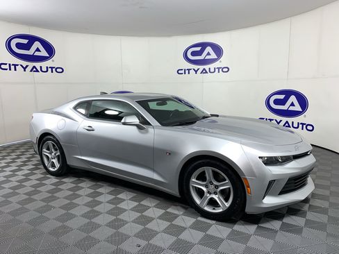 Used 2017 Chevrolet Camaro LT RWD image 1