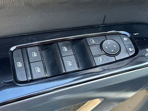 Used 2024 Nissan Pathfinder SL w/ SL Premium Package image 28