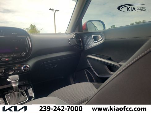 Used 2025 Kia Soul EX FWD image 18
