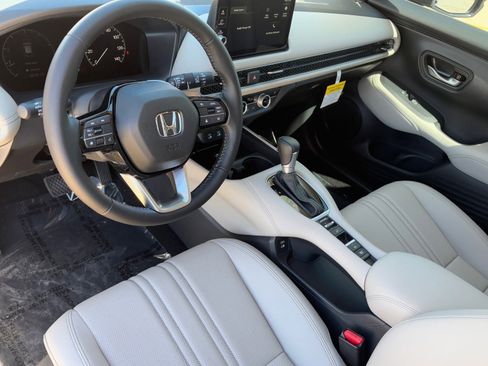New 2026 Honda HR-V EX-L image 17