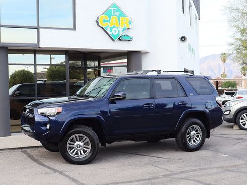 Used 2017 Toyota 4Runner SR5 image 4