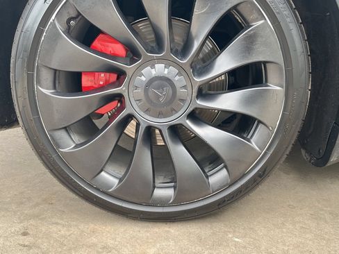 Used 2022 Tesla Model Y Performance AWD/4WD image 26