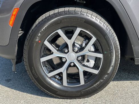 New 2025 Jeep Grand Cherokee Limited image 26