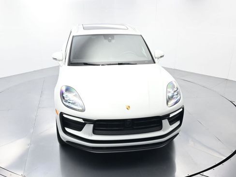 Used 2025 Porsche Macan image 44
