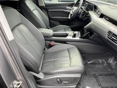 Used 2021 Audi e-tron Premium w/ Convenience Plus Package image 14