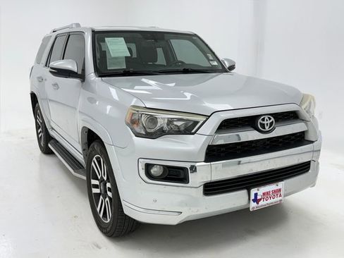 Used 2018 Toyota 4Runner Limited AWD/4WD image 2