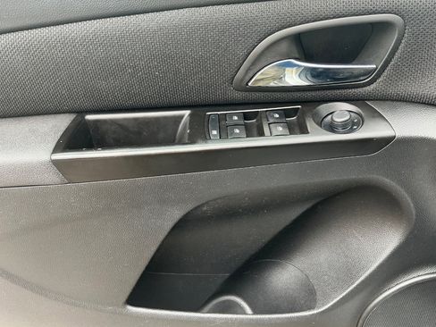 Used 2014 Chevrolet Cruze LT image 14