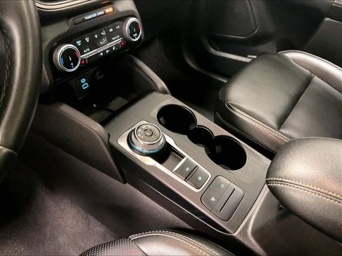 Used 2022 Ford Escape SEL w/ Technology Package image 21