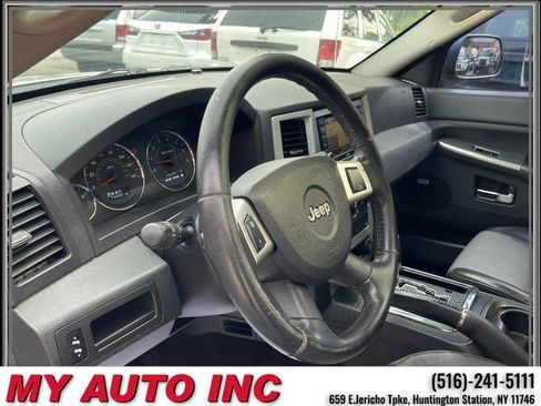 Used 2010 Jeep Grand Cherokee Laredo image 20