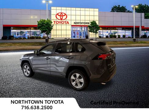 Used 2025 Toyota RAV4 XLE AWD/4WD image 11