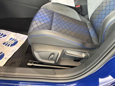 Certified 2025 Volkswagen Golf w/ Euro Style Package image 10