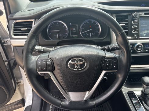Used 2019 Toyota Highlander Limited Platinum AWD/4WD image 18