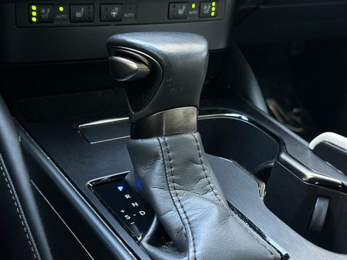 Certified 2025 Lexus ES 300h w/ Premium Package FWD image 18