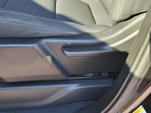 Used 2022 Chevrolet Silverado 1500 Custom Trail Boss w/ LPO, Dark Essentials Package image 17