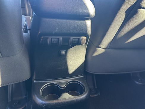 Used 2018 Jeep Wrangler Unlimited Rubicon w/ Cold Weather Group AWD/4WD image 22