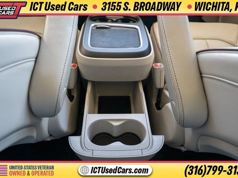 Used 2020 Chrysler Pacifica Limited FWD image 27