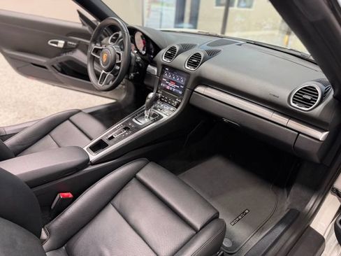 Used 2019 Porsche 718 Boxster RWD image 20