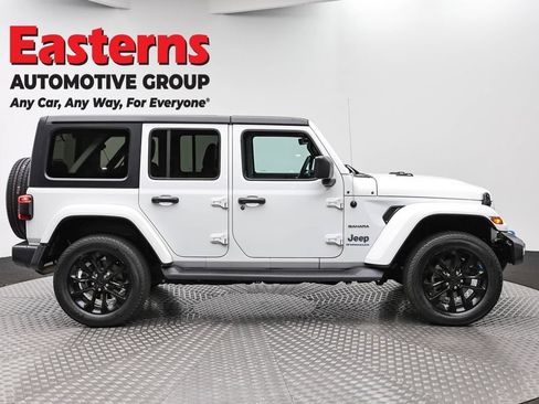 Used 2023 Jeep Wrangler Unlimited Sahara AWD/4WD image 4