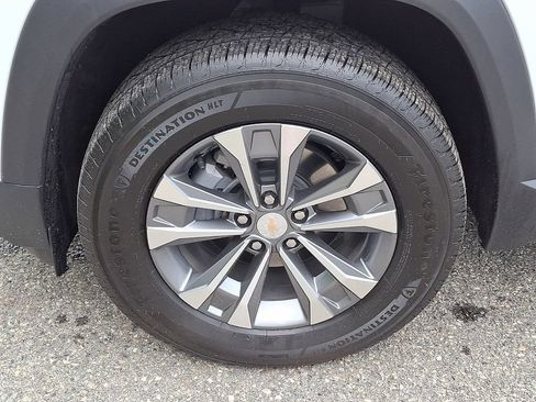 Used 2026 Chevrolet Equinox LT w/ Convenience Package II FWD image 13