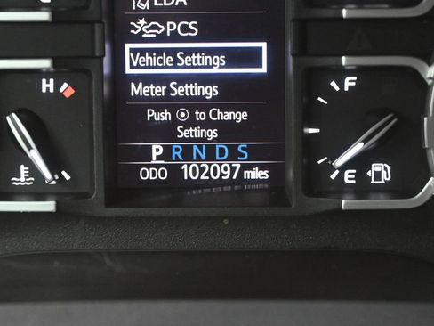 Used 2018 Toyota Tundra SR5 w/ TRD Off Road Package AWD/4WD image 17