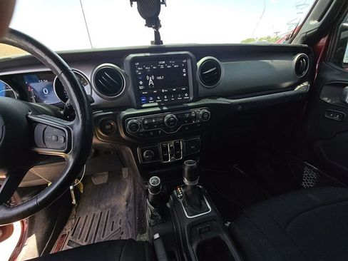 Used 2021 Jeep Wrangler Unlimited Sport AWD/4WD image 9