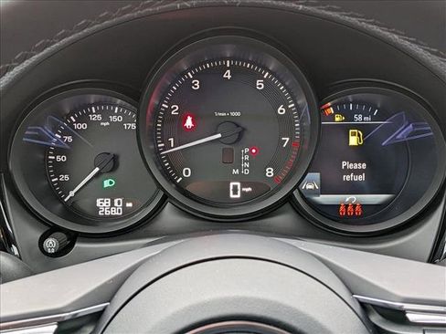 Used 2023 Porsche Macan image 16