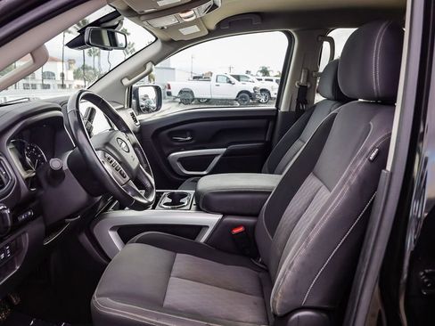 Used 2023 Nissan Titan SV w/ SV Convenience Package image 18