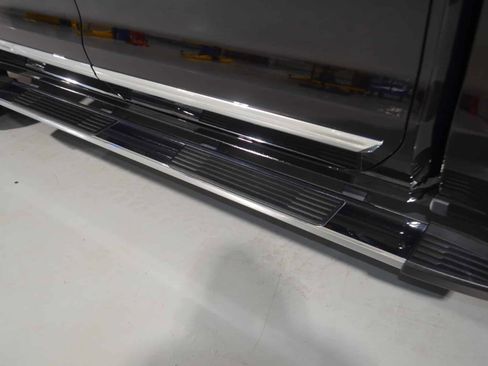 Used 2024 Chevrolet Silverado 1500 High Country AWD/4WD image 10